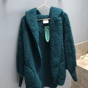 Nordic Beach body wrap with bag. NWT. Sapphire sea